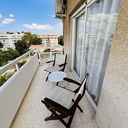 Charming 2 Bdr Free Parking & Wi-fi * Nikosia