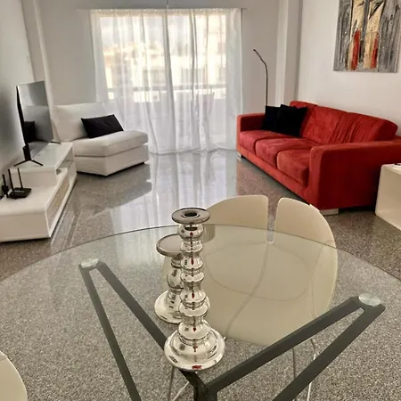 Charming 2 Bdr Free Parking & Wi-fi * Nicósia