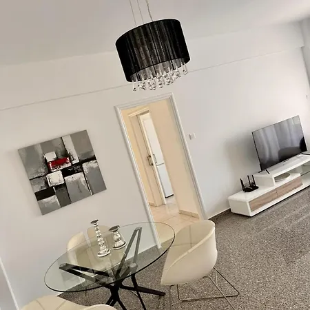 Charming 2 Bdr Free Parking & Wi-fi * Nikosia