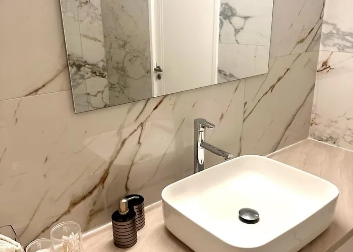 Charming 2 Bdr Free Parking & Wi-fi 公寓