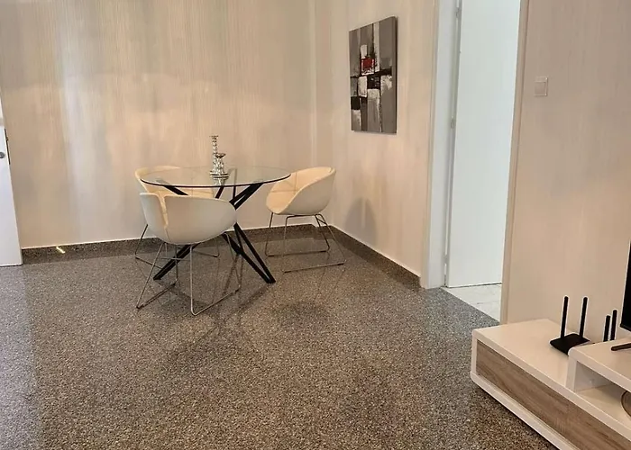 Charming 2 Bdr Free Parking & Wi-fi Apartmán Nikósie